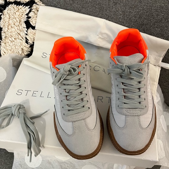 Stella McCartney Loop Grey Low-top Sneaker - Picture 1 of 5